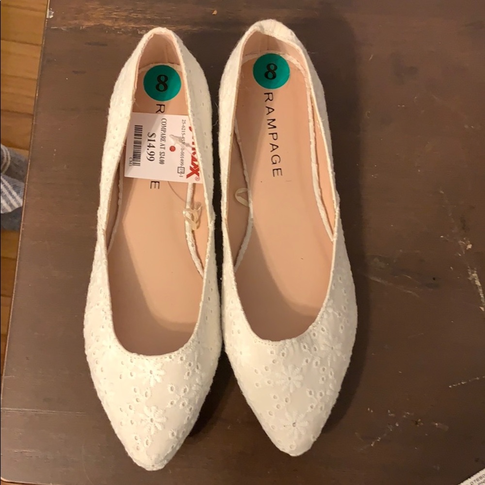 Women’s flats
